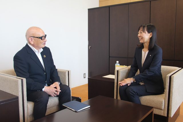 岐南町の後藤友紀町長との対談風景