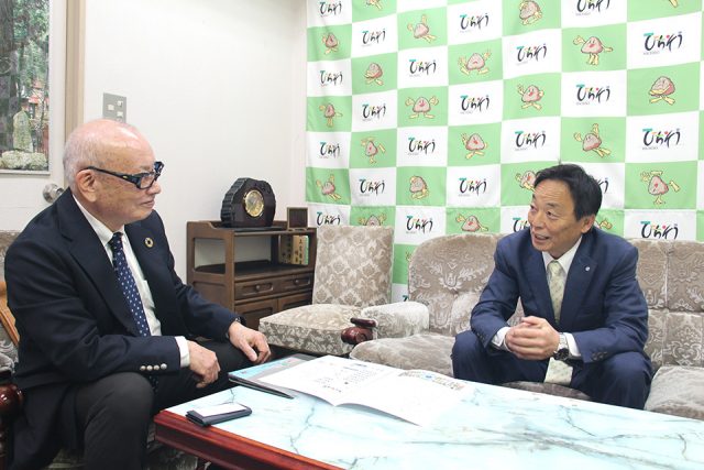 七宗町堀部勝広町長との対談風景