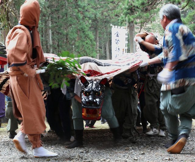 神渕神社の例大祭風景