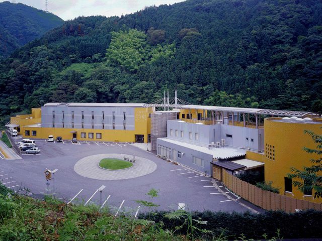 春日モリモリ村リフレッシュ館