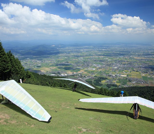 池田山のパラグライダー