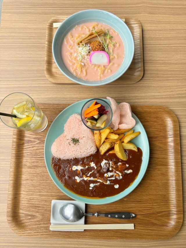 カフェレストラン「ラブレイク」のピンクメニュー