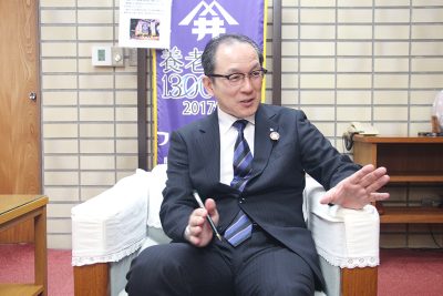 養老町川地憲元町長