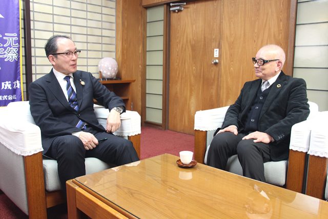 養老町川地憲元町長との対談風景