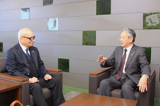 土岐商工会議所の石黒信彦会頭との対談風景