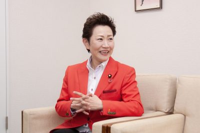 参議院の若井敦子議員