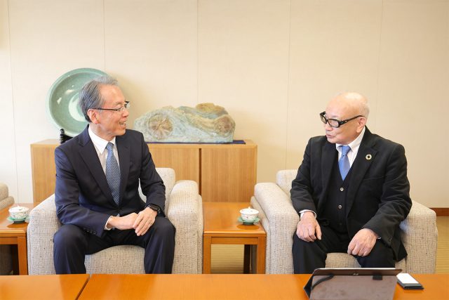 大垣商工会議所の境敏幸 会頭との対談風景