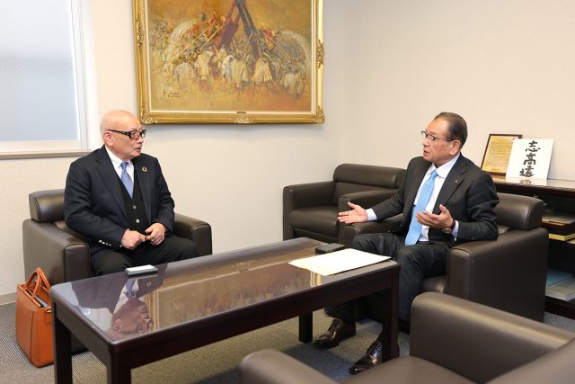 関商工会議所鈴木良春会頭との対談風景