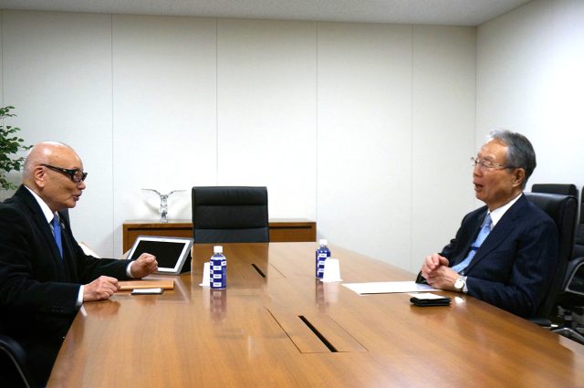 東京岐阜県人会の林信秀会長との対談風景