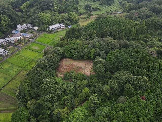 夕田茶臼山古墳の西からの俯瞰