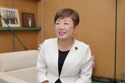 野村美穂衆議院議員