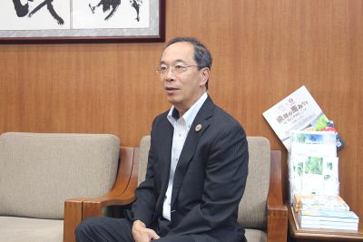 飛騨市の都竹淳也市長