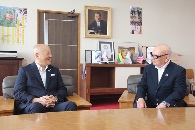 八百津町の金子政則町長との対談風景
