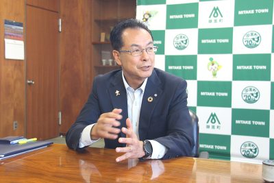 御嵩町の渡辺幸伸町長