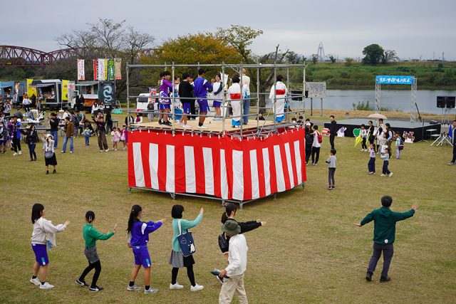 リバーサイドカーニバル