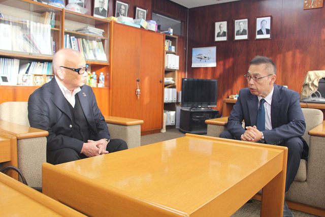笠松町の古田聖人町長との対談風景