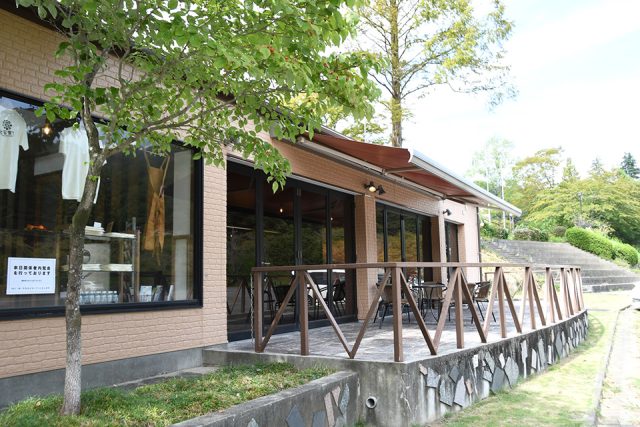 化石食堂の店舗外観