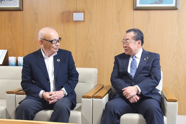 瑞浪市の水野光 市長との対談風景
