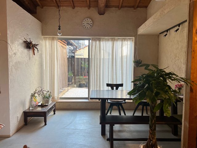 花と喫茶karakuru