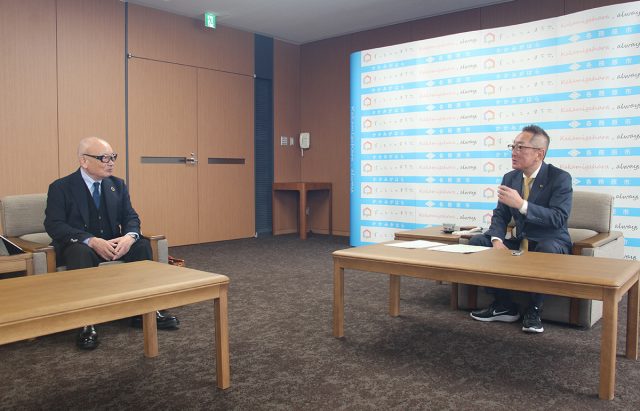 各務原市浅野健司市長との対談風景