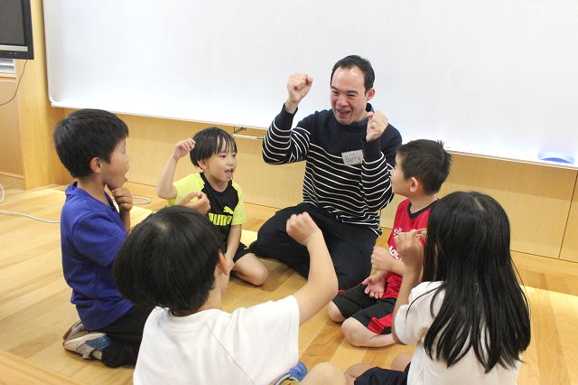 荘川さくら学園のALTとえいごあそび