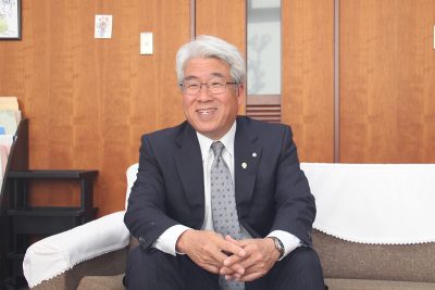 輪之内町の朝倉和仁町長